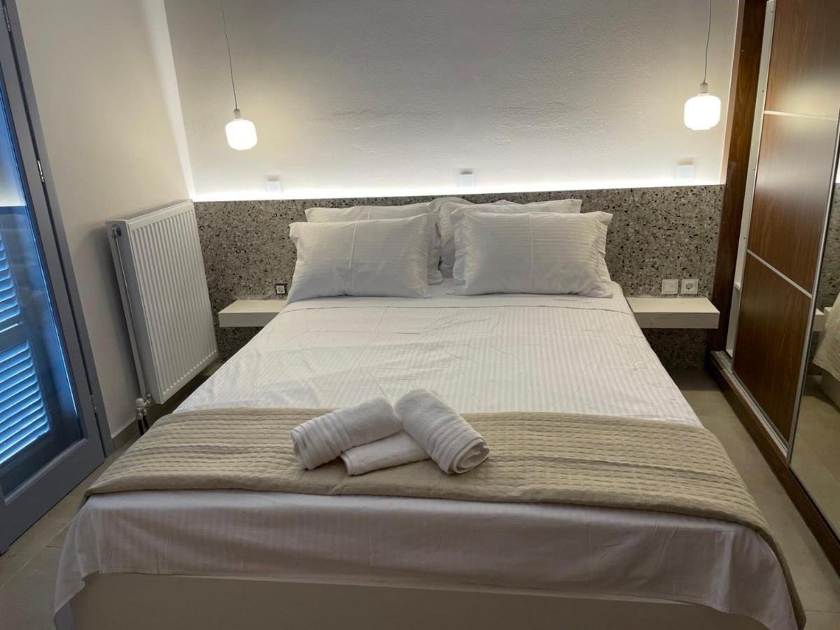 Pink Rose Luxury And Comfort Apartment At The Centre Of Preveza Exterior photo